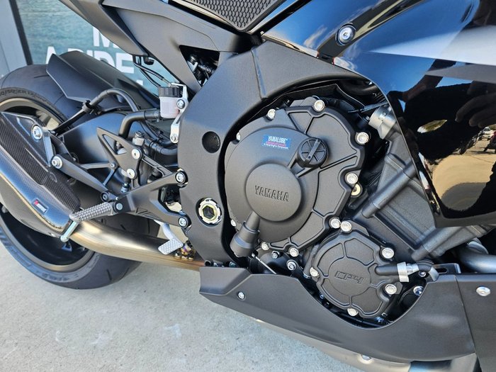 2024 Yamaha YZF-R1 Black