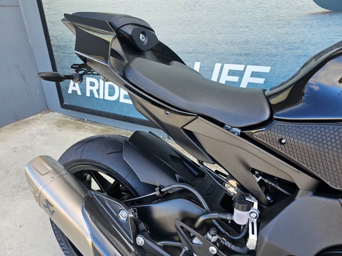 2024 Yamaha YZF-R1 Black