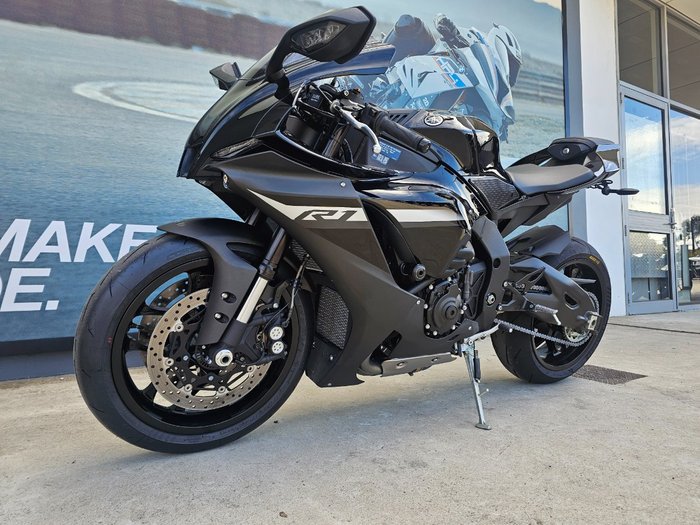 2024 Yamaha YZF-R1 Black