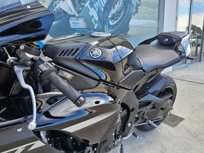 2024 Yamaha YZF-R1 Black