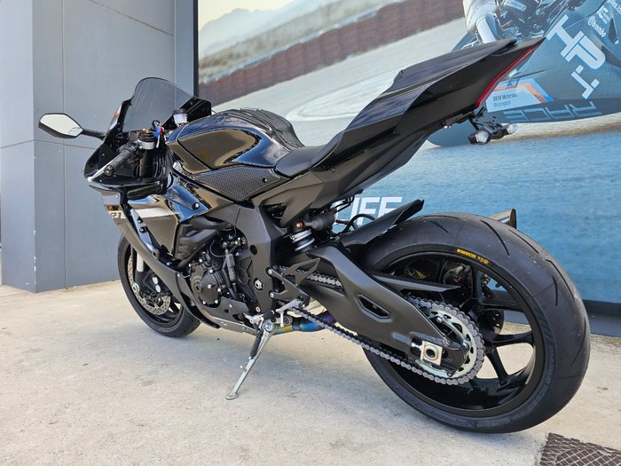 2024 Yamaha YZF-R1 Black