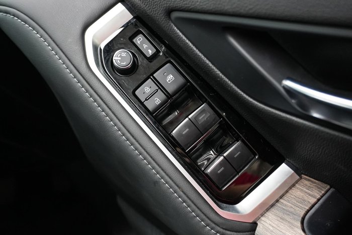 2021 Toyota Landcruiser VX