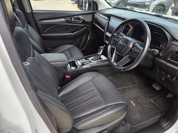 2022 Isuzu MU-X LS-T