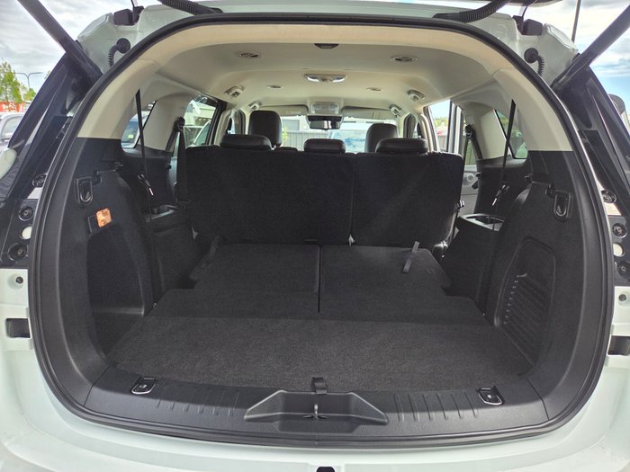 2022 Isuzu MU-X LS-T