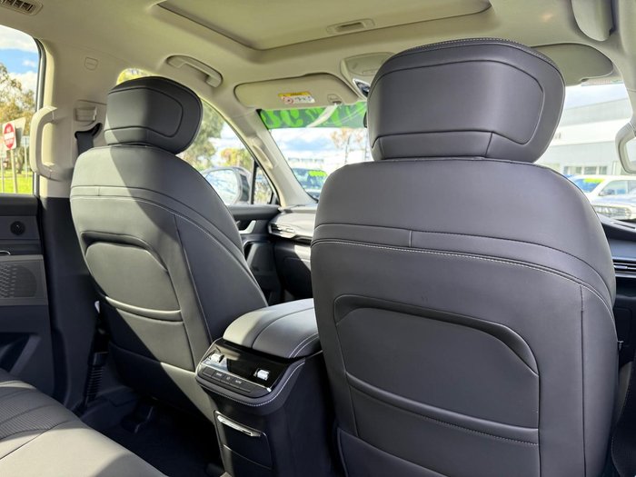 2025 LDV D90 Executive