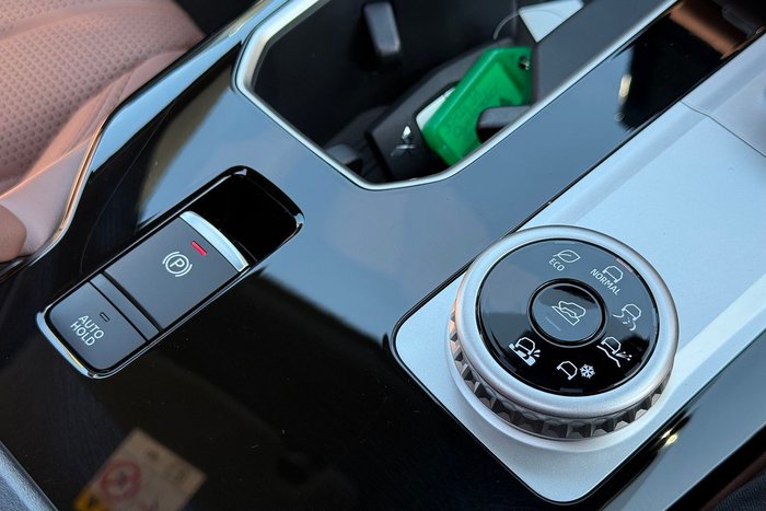 2025 Mitsubishi Outlander Exceed Tourer