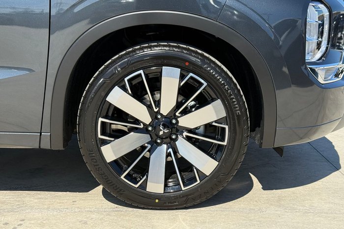 2025 Mitsubishi Outlander Exceed Tourer