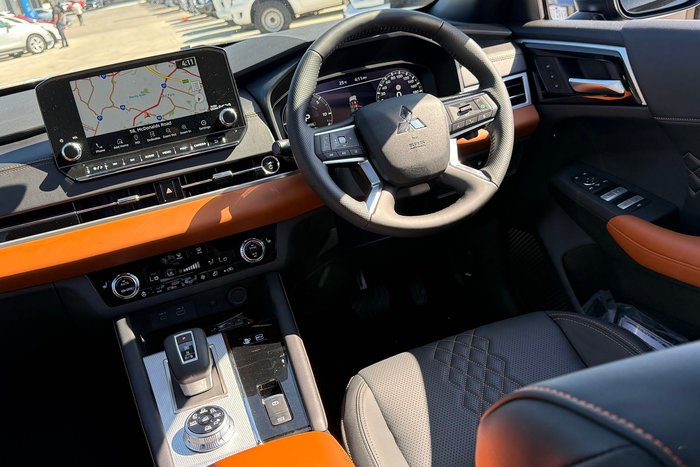 2025 Mitsubishi Outlander PHEV Exceed Tourer