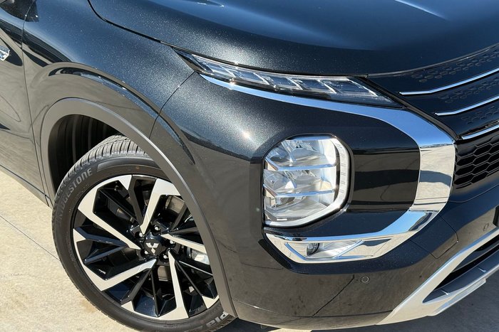 2025 Mitsubishi Outlander PHEV Exceed Tourer