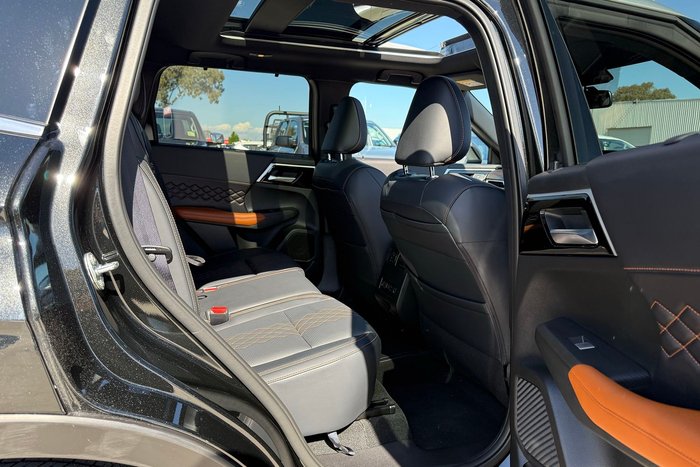 2025 Mitsubishi Outlander PHEV Exceed Tourer