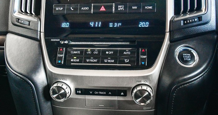 2017 Toyota Landcruiser VX