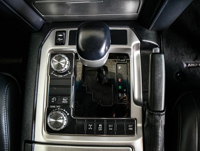 2017 Toyota Landcruiser VX