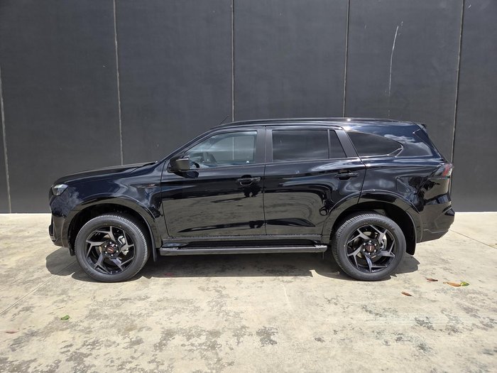 2025 Isuzu MU-X X-TERRAIN