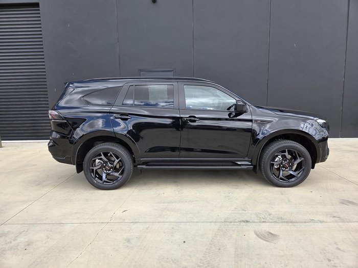 2025 Isuzu MU-X X-TERRAIN