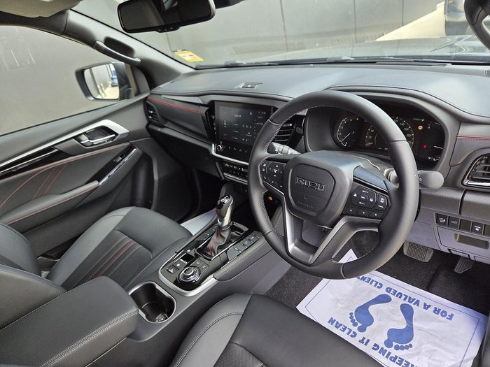 2025 Isuzu MU-X X-TERRAIN