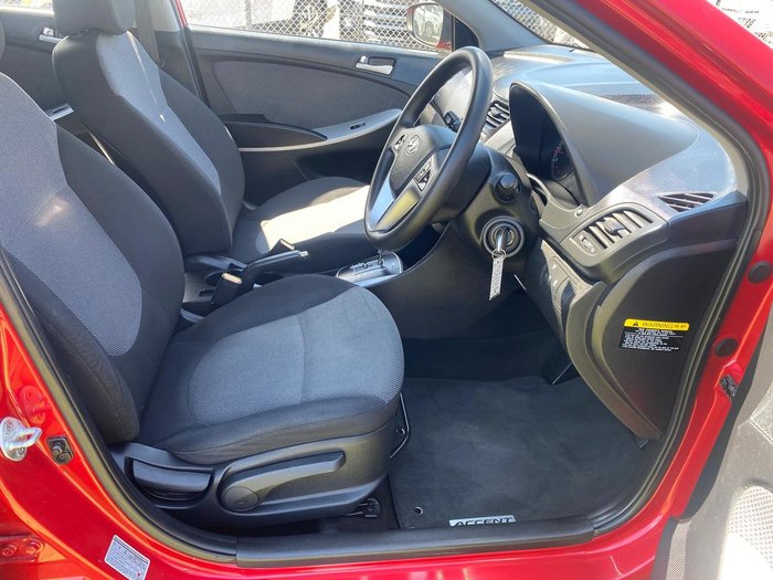 2014 Hyundai Accent Active