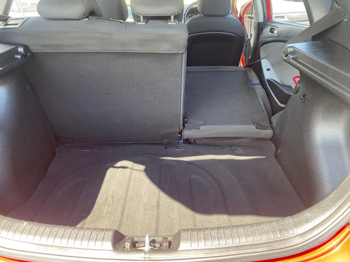 2014 Hyundai Accent Active