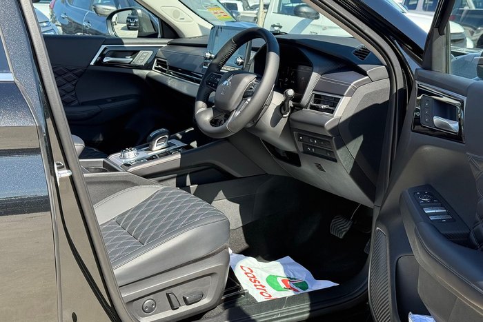 2025 Mitsubishi Outlander PHEV Exceed