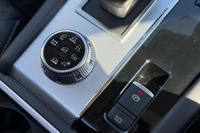 2025 Mitsubishi Outlander PHEV Exceed