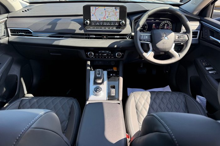 2025 Mitsubishi Outlander PHEV Exceed