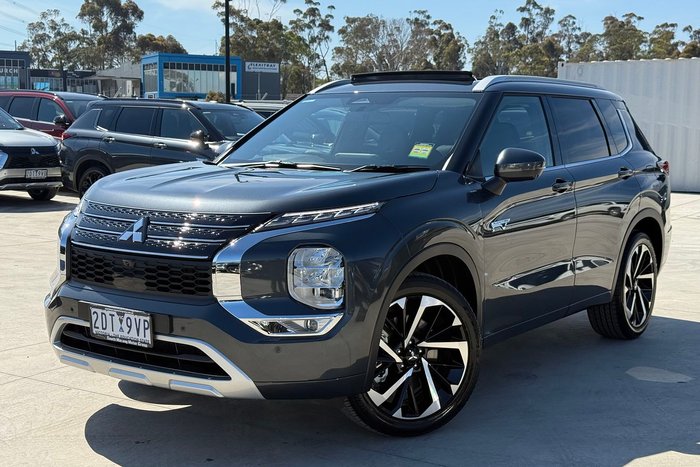 2025 Mitsubishi Outlander PHEV Exceed