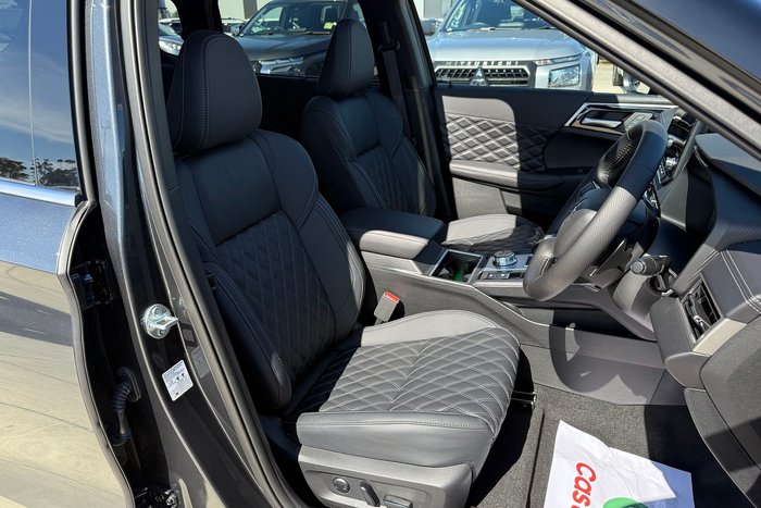 2025 Mitsubishi Outlander PHEV Exceed