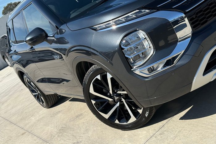 2025 Mitsubishi Outlander PHEV Exceed