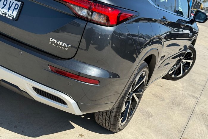 2025 Mitsubishi Outlander PHEV Exceed