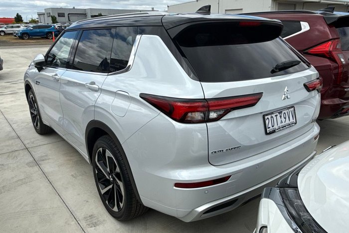 2025 Mitsubishi Outlander PHEV Exceed Tourer