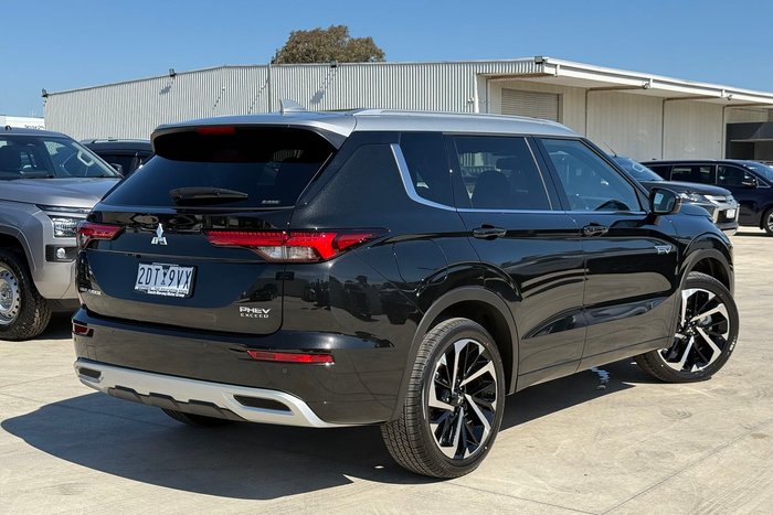 2025 Mitsubishi Outlander PHEV Exceed Tourer