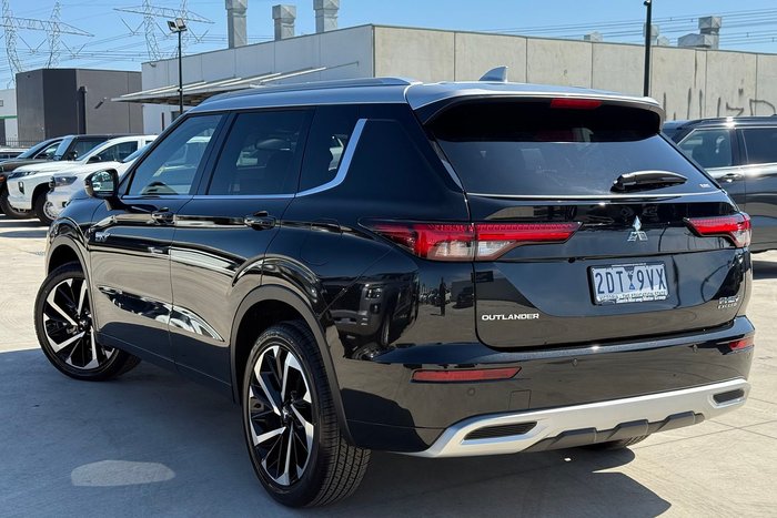 2025 Mitsubishi Outlander PHEV Exceed Tourer