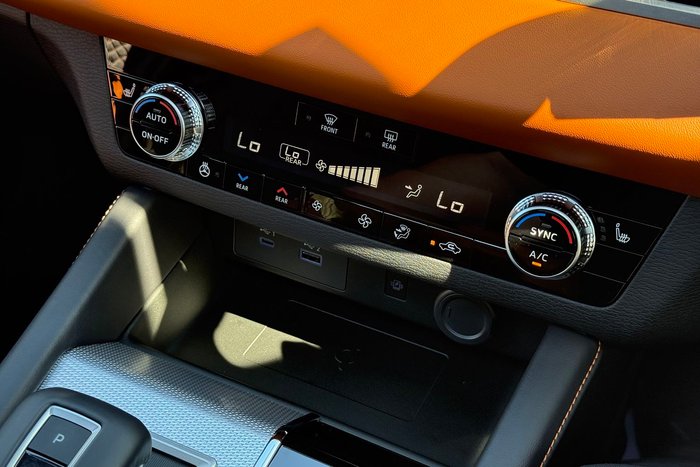 2025 Mitsubishi Outlander PHEV Exceed Tourer