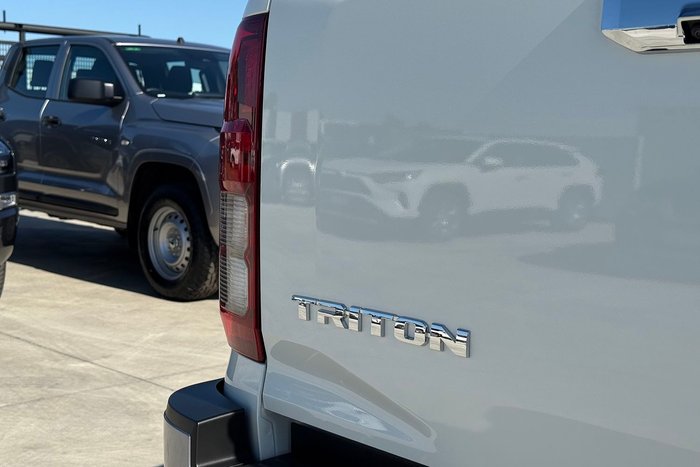 2025 Mitsubishi Triton GLS