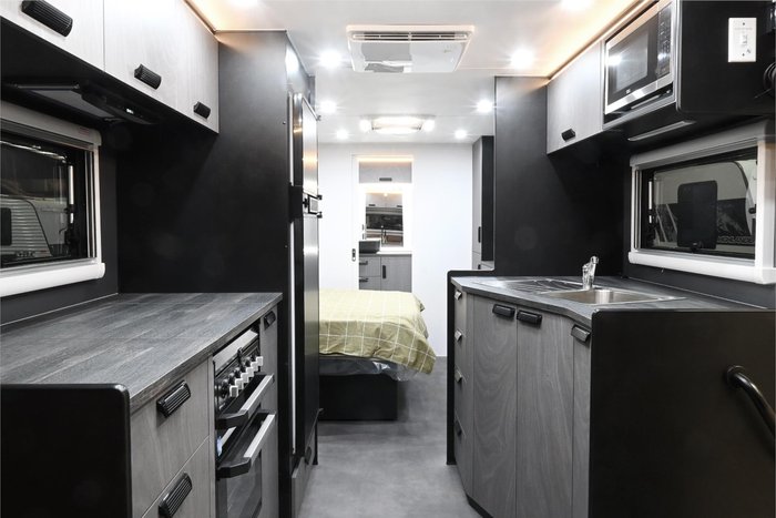 2025 VICTORY CARAVANS Slider 23'
