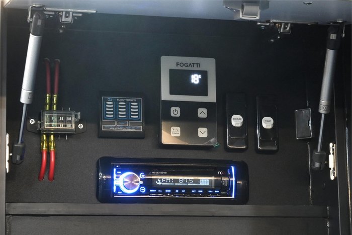 2025 VICTORY CARAVANS Slider 23'