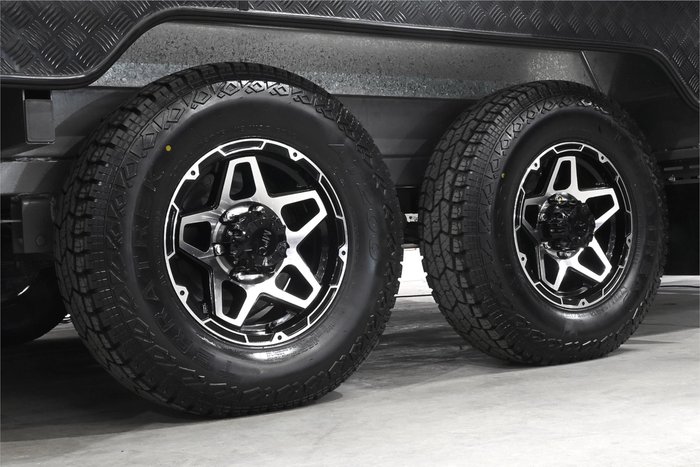 2025 VICTORY CARAVANS Slider 23'