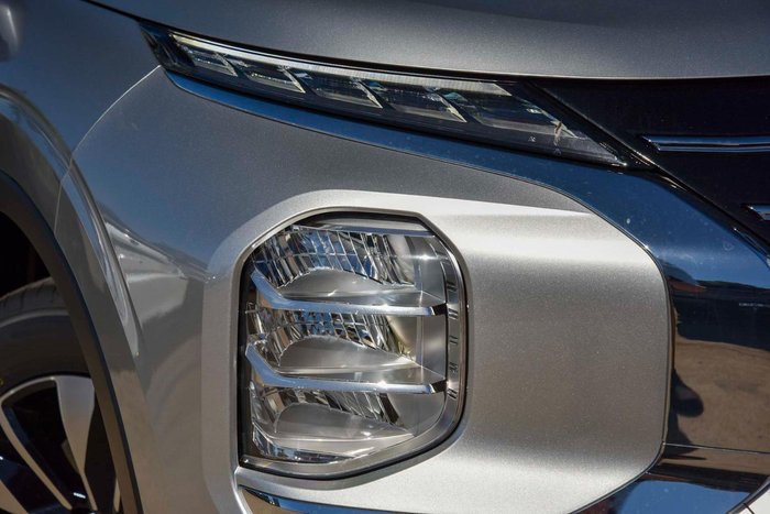 2025 Mitsubishi Outlander LS