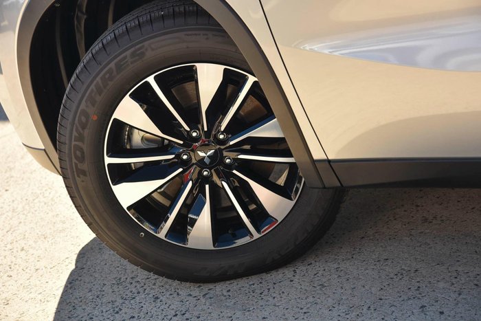 2025 Mitsubishi Outlander LS