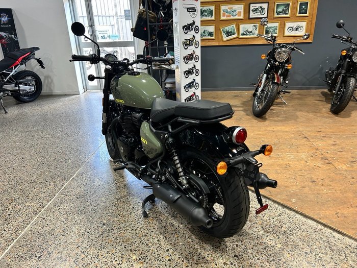 2025 Royal Enfield SHOTGUN 650 GREEN