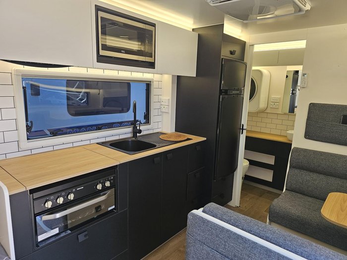 2025 New Age Caravans Manta Ray Mr15e Esc My25.5