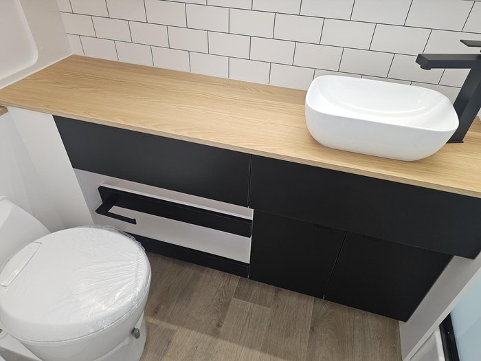 2025 New Age Caravans Manta Ray Mr15e Esc My25.5