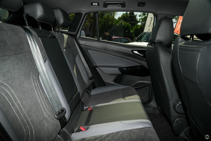 2025 Volkswagen ID.4 Pro