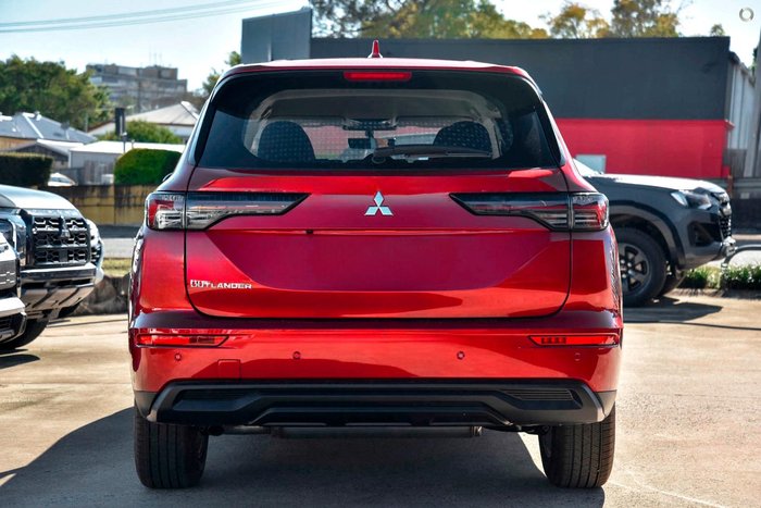 2025 Mitsubishi Outlander ES