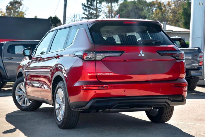 2025 Mitsubishi Outlander ES