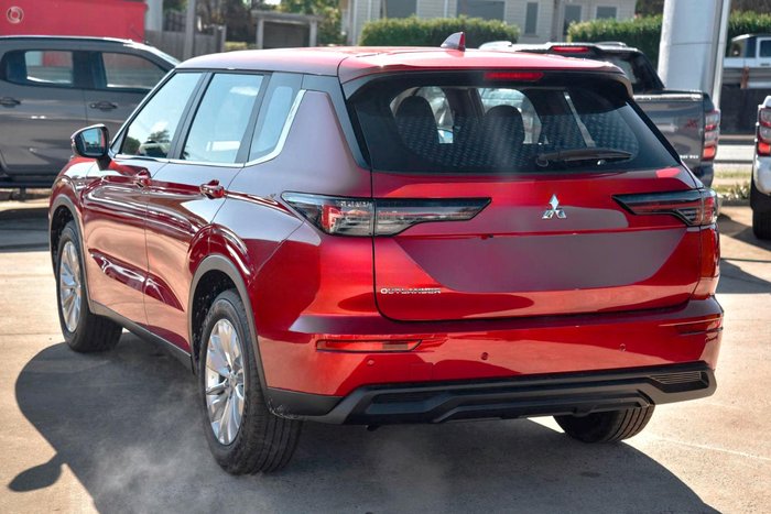 2025 Mitsubishi Outlander ES