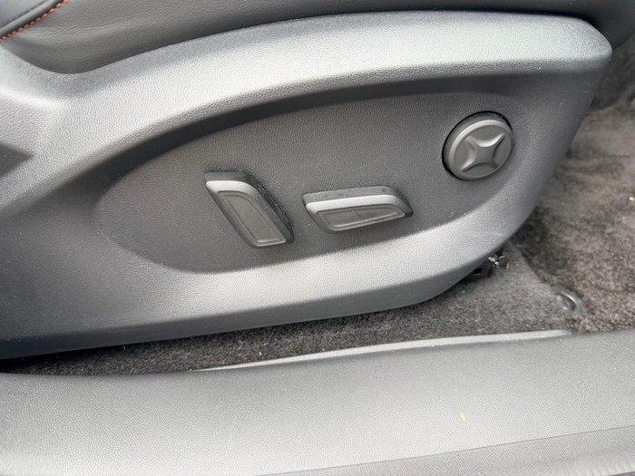 2025 MG HS Essence AS33 MY25 Black Pearl