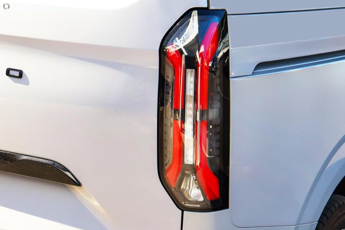 2025 Ford Tourneo Titanium X