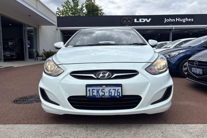 2014 Hyundai Accent Active