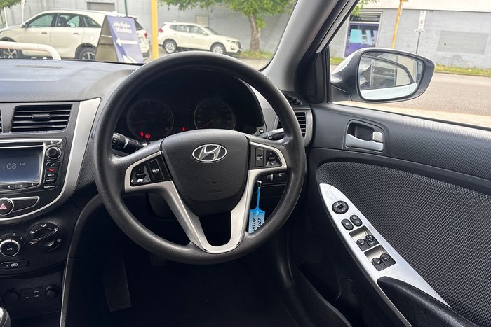 2014 Hyundai Accent Active