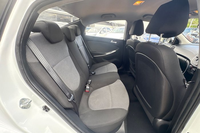 2014 Hyundai Accent Active